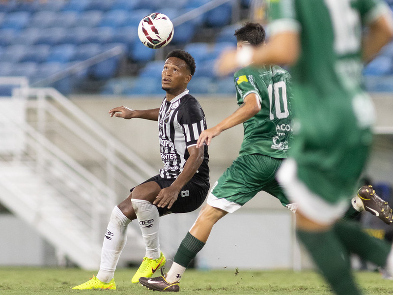 Geilson é mais um que renova contrato e fica para a temporada 2027