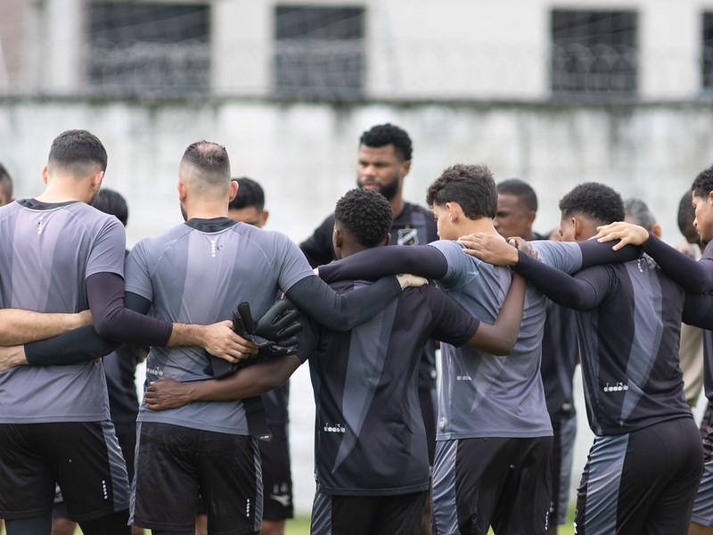 Comissão técnica define reapresentação para quarta-feira